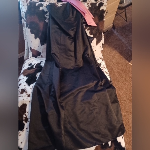DAVID'S BRIDLE GOWN, BLACK WITH PINK SASH, SIZE 12 - Picture 2 of 3